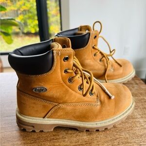 BOYS LUGZ BOOTS SIZE 2